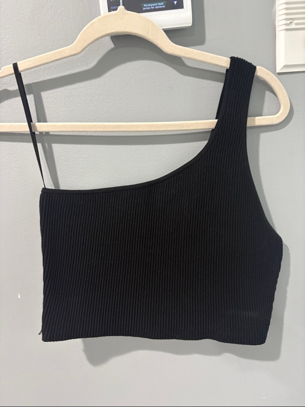 Aritzia One-Shoulder Ribbed Crop Top - Black